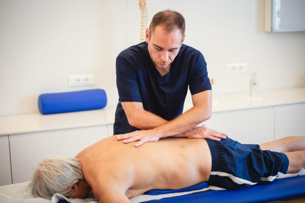 Seduta di fisioterapia al Centro Onze, via Parini 16, Milano